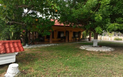 Home with Spacious Lot in Santa Rita, Nandayure Guanacaste