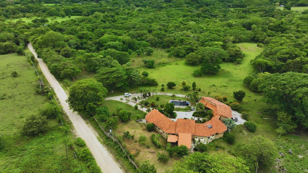 Guest Accommodations & Self-Sufficient Infrastructure – Nicoya Peninsula
