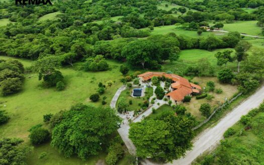 12-Hectare Private Estate with Gulf Views, Guest Accommodations & Self-Sufficient Infrastructure – Nicoya Peninsula For Sale